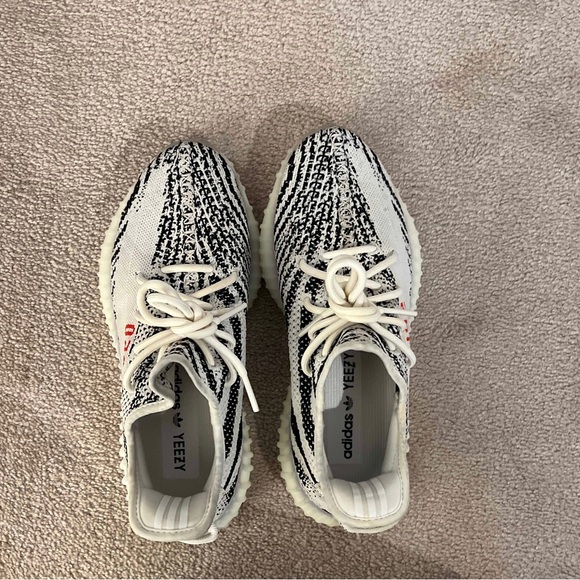 Yeezy boost 350 V2 100% authentic - Picture 2 of 6